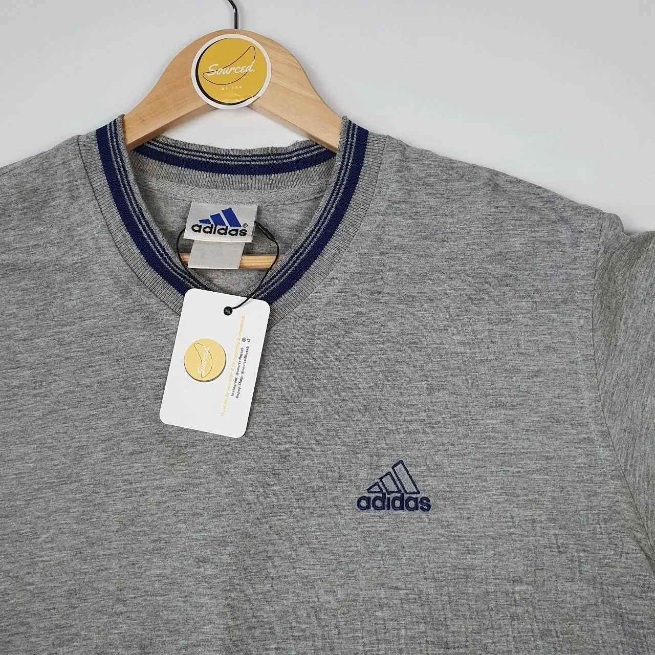 Adidas Vintage Embroidered Grey T-shirt (L)
