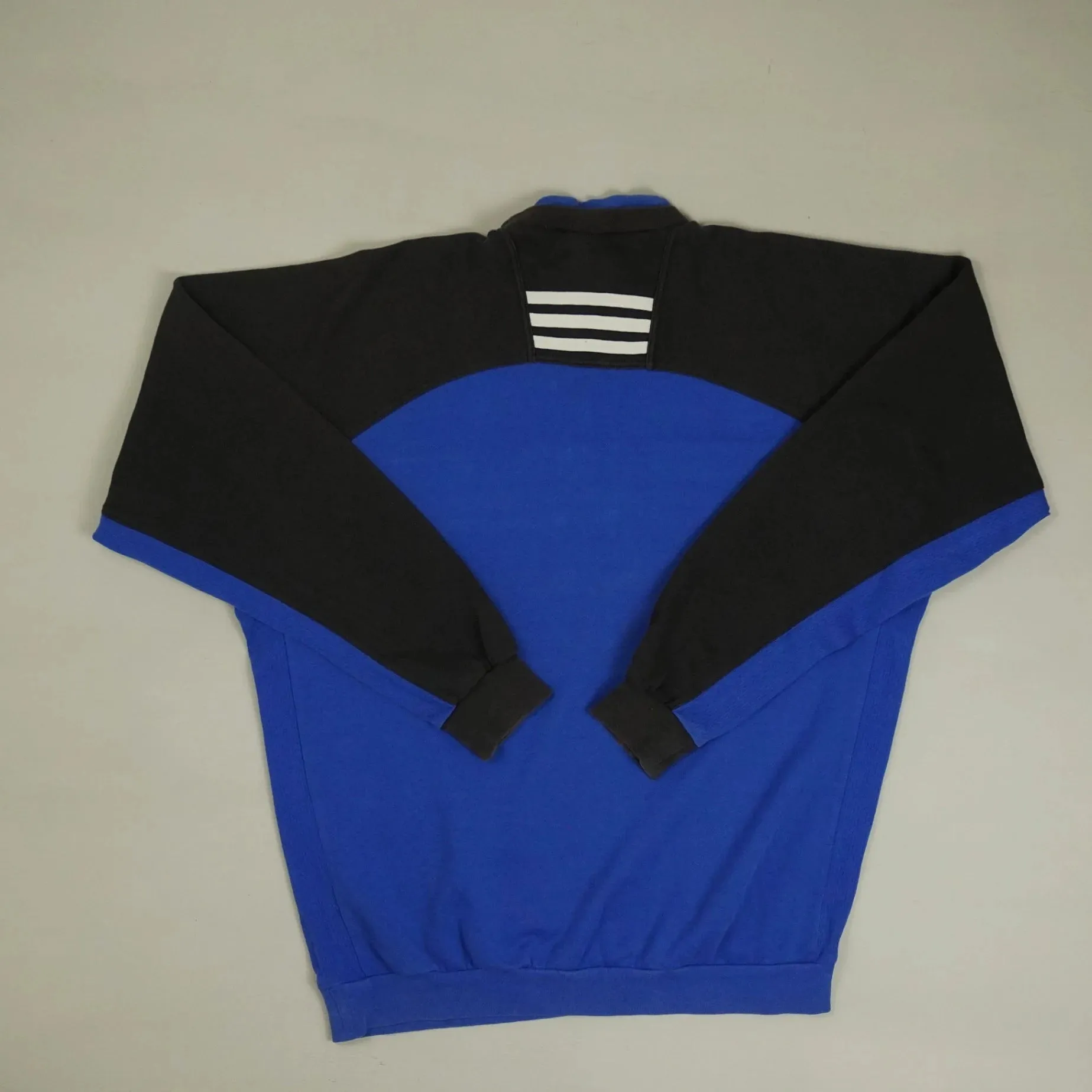 Vintage Adidas Blue Sweatshirt (L)